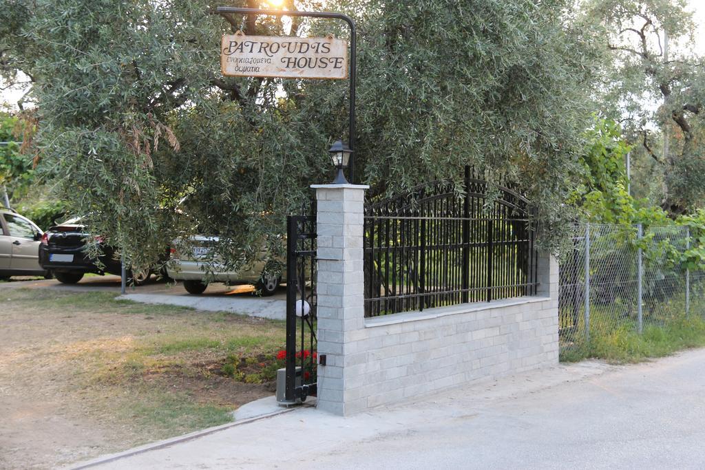 Апартаменты Patroudis House Скала-Рахониу Экстерьер фото